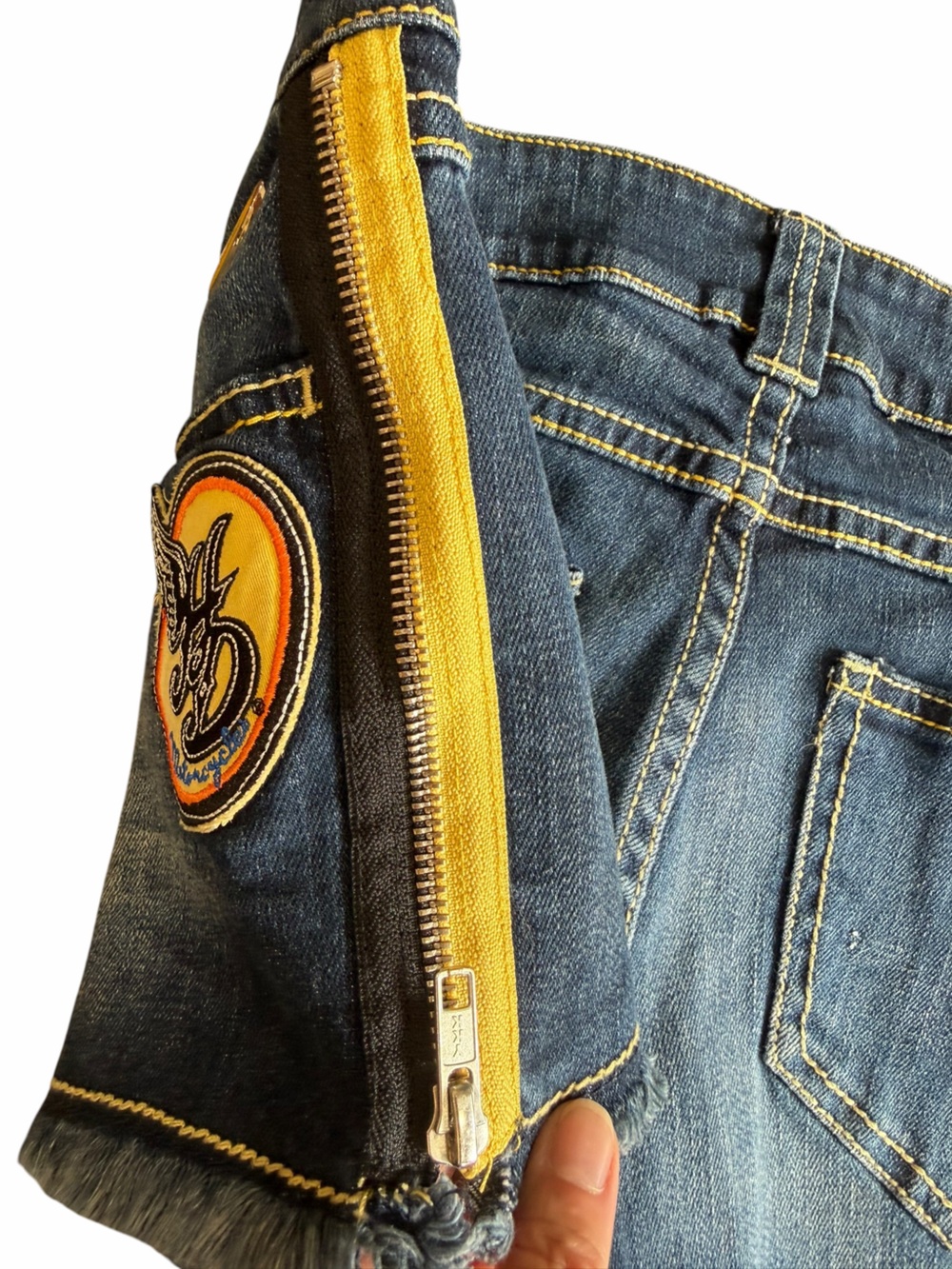 Harley-Davidson Embellished Denim Cutoff Shorts Zip Leg Frayed Hem Size 10 - Picture 12 of 16